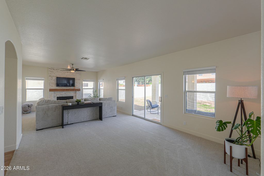 Image 19 of property listing at 4266 E MILLBRAE Lane, Gilbert, AZ 85234