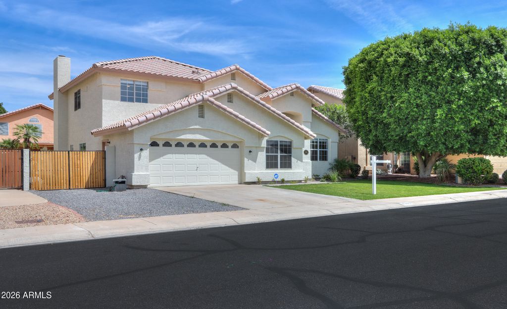 Image 2 of property listing at 4266 E MILLBRAE Lane, Gilbert, AZ 85234
