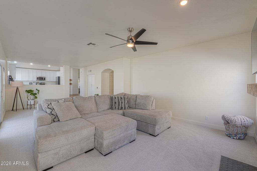Image 21 of property listing at 4266 E MILLBRAE Lane, Gilbert, AZ 85234