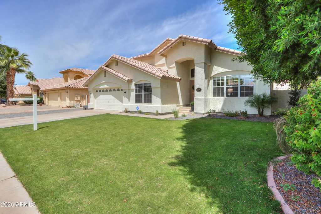Image 5 of property listing at 4266 E MILLBRAE Lane, Gilbert, AZ 85234