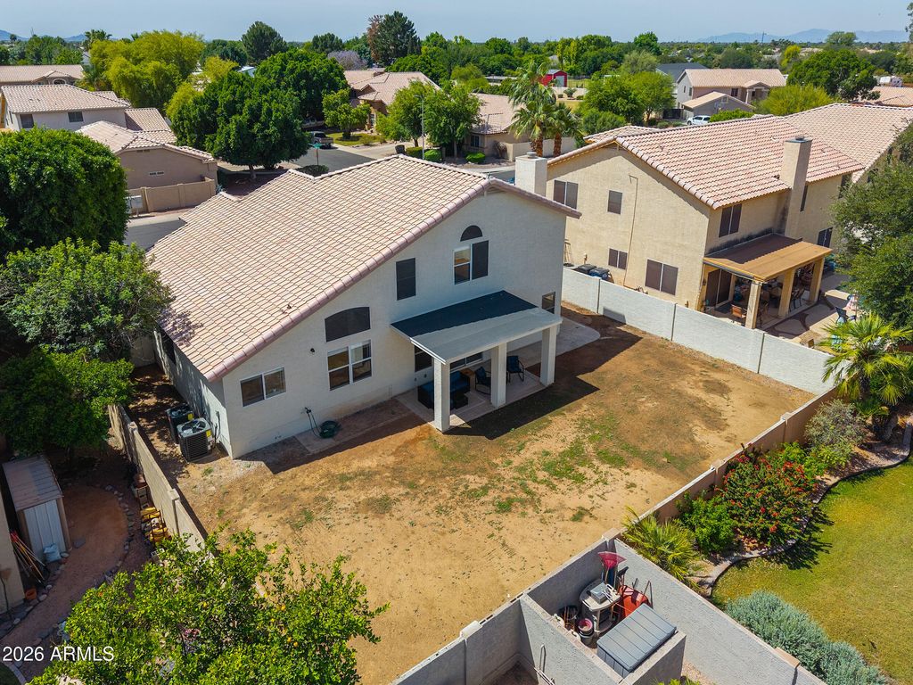 Image 60 of property listing at 4266 E MILLBRAE Lane, Gilbert, AZ 85234