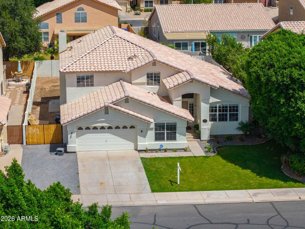 Image 66 of property listing at 4266 E MILLBRAE Lane, Gilbert, AZ 85234