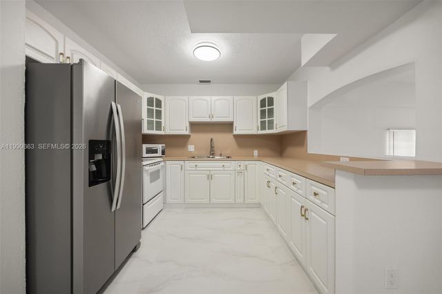 3640 SW 13th St, Miami, FL 33145