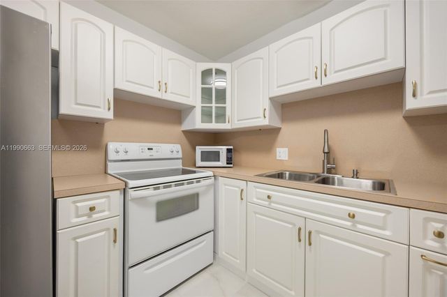 3640 SW 13th St, Miami, FL 33145