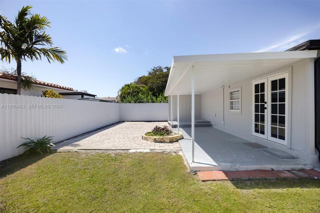 3640 SW 13th St, Miami, FL 33145