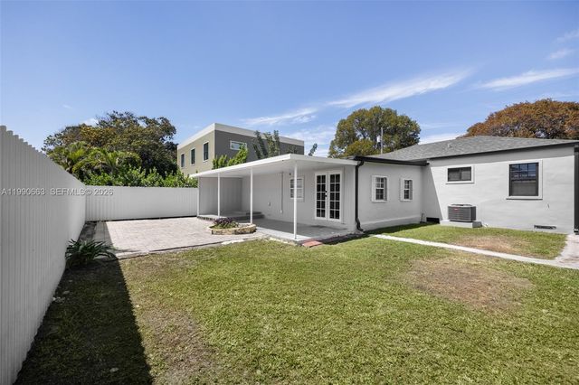 3640 SW 13th St, Miami, FL 33145