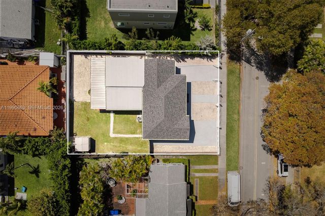 3640 SW 13th St, Miami, FL 33145