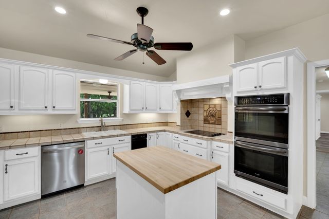 6202 Vicney Lane, Midlothian, TX 76065