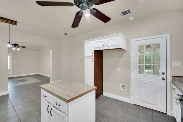6202 Vicney Lane, Midlothian, TX 76065