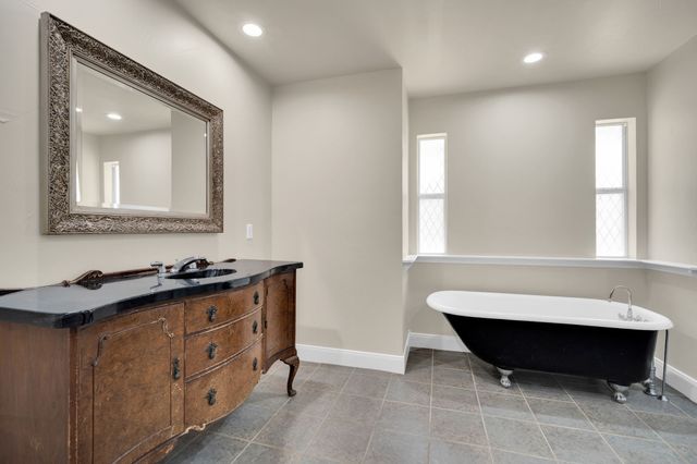 6202 Vicney Lane, Midlothian, TX 76065