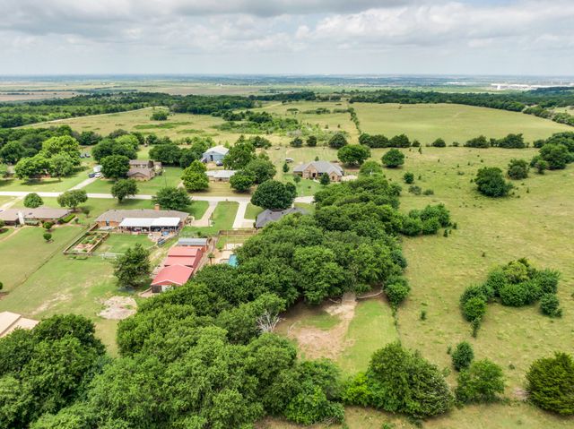 6202 Vicney Lane, Midlothian, TX 76065