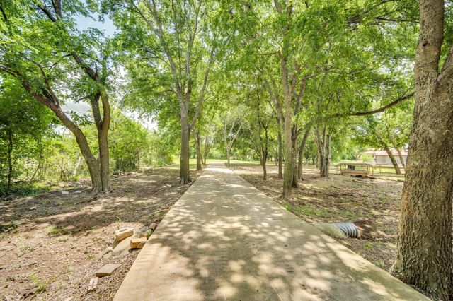 6202 Vicney Lane, Midlothian, TX 76065
