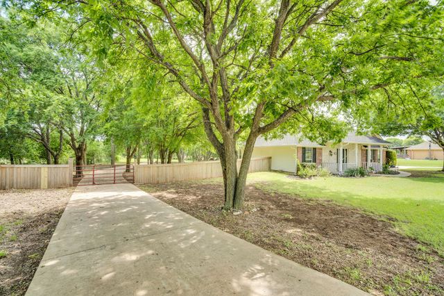 6202 Vicney Lane, Midlothian, TX 76065