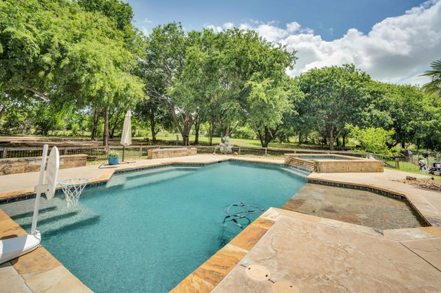 6202 Vicney Lane, Midlothian, TX 76065