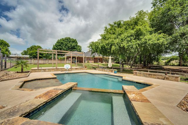 6202 Vicney Lane, Midlothian, TX 76065