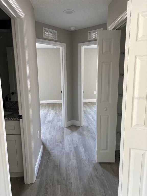 Image 14 of property listing at 6604 N ROLAND DRIVE, Dunnellon, FL 34433