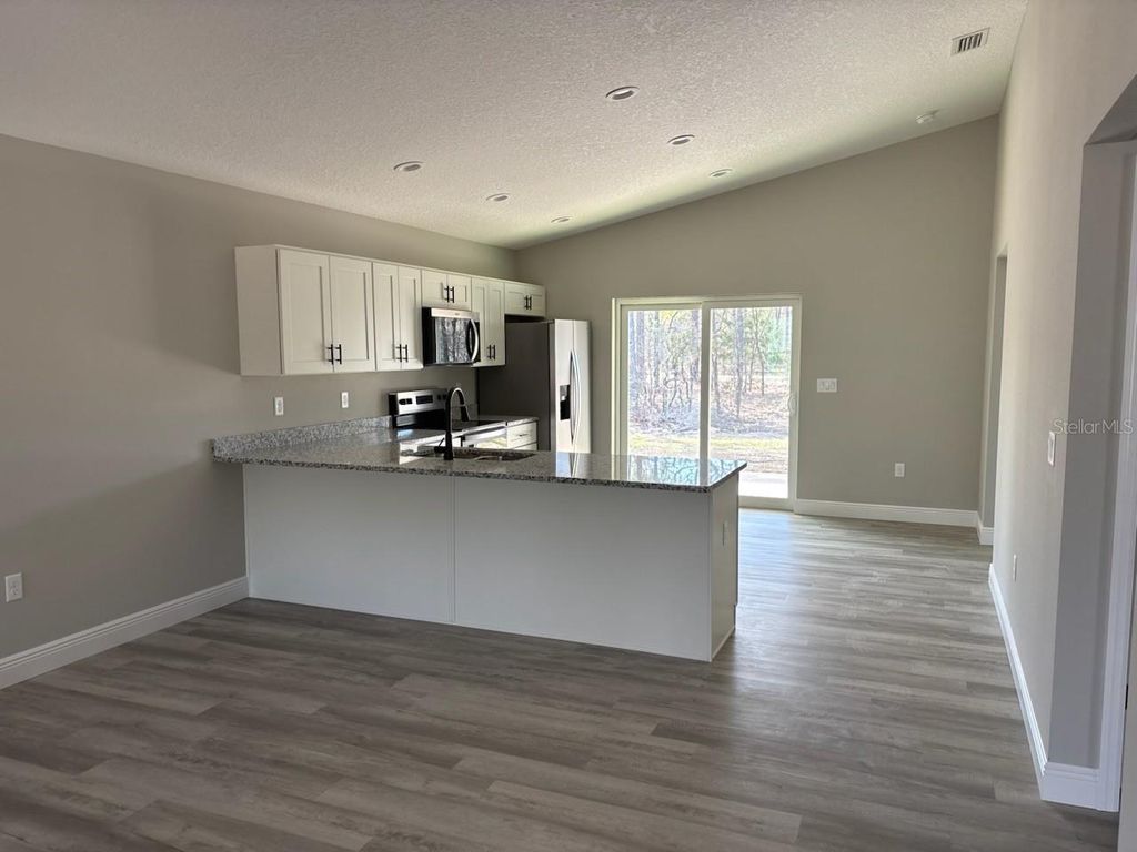 Image 7 of property listing at 6604 N ROLAND DRIVE, Dunnellon, FL 34433