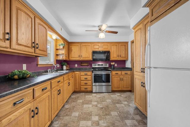 1904 MAIN AVENUE, Kaukauna, WI 54130