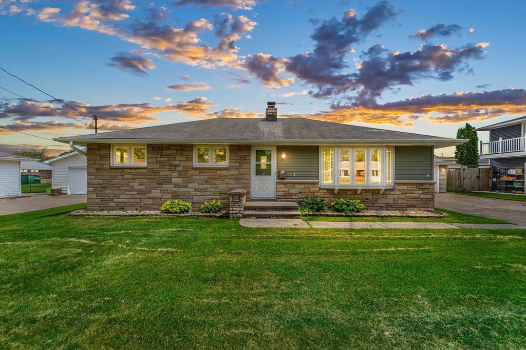 1904 MAIN AVENUE, Kaukauna, WI 54130