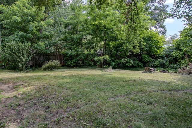 712 S Lagrave Street, Paw Paw, MI 49079