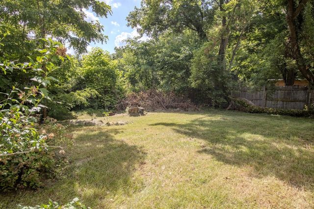 712 S Lagrave Street, Paw Paw, MI 49079