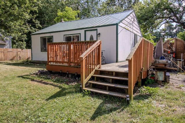 712 S Lagrave Street, Paw Paw, MI 49079