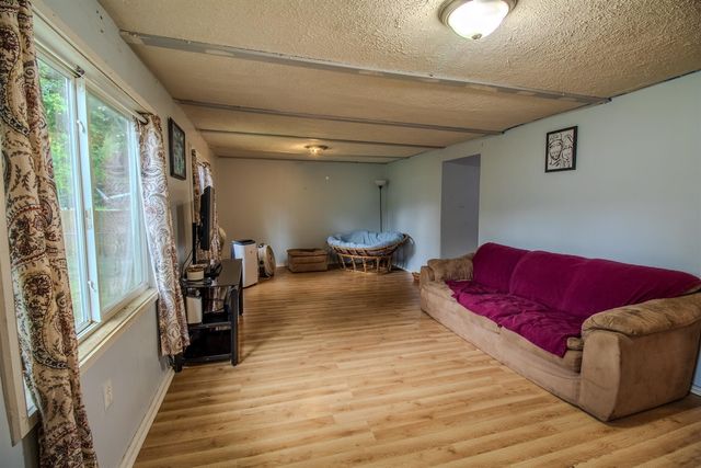 712 S Lagrave Street, Paw Paw, MI 49079