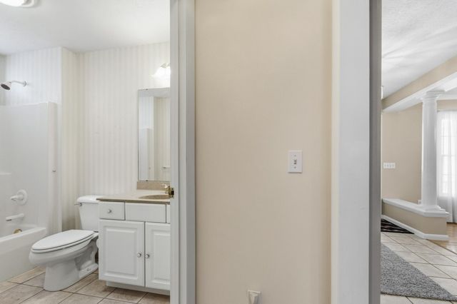 10 LONGFELLOW Drive, Erie, PA 16509