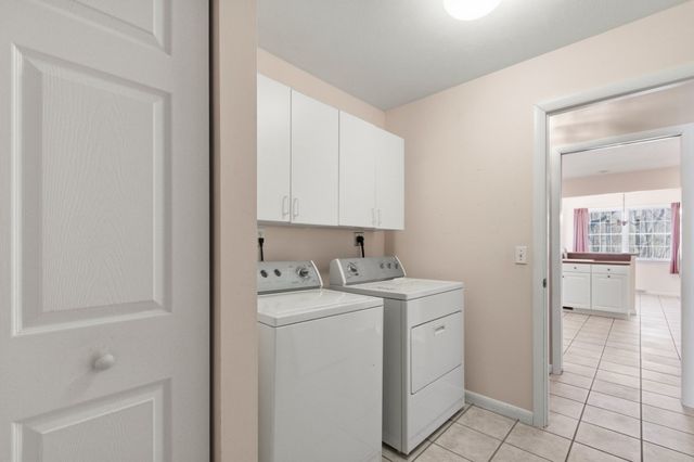 10 LONGFELLOW Drive, Erie, PA 16509