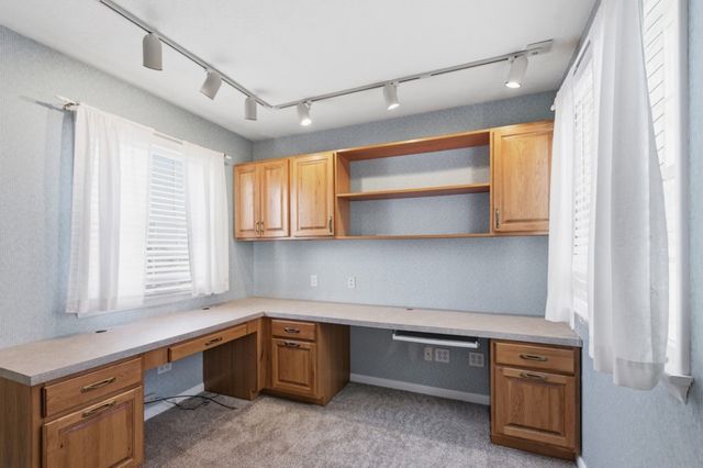 10 LONGFELLOW Drive, Erie, PA 16509