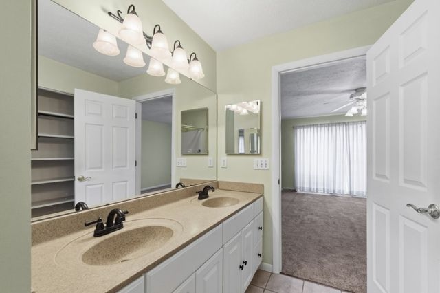 10 LONGFELLOW Drive, Erie, PA 16509