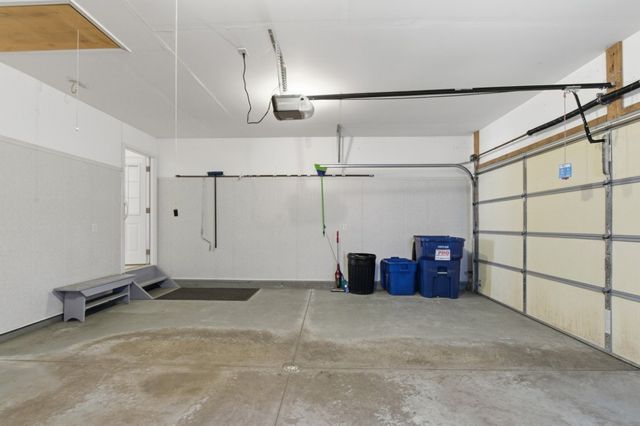 10 LONGFELLOW Drive, Erie, PA 16509