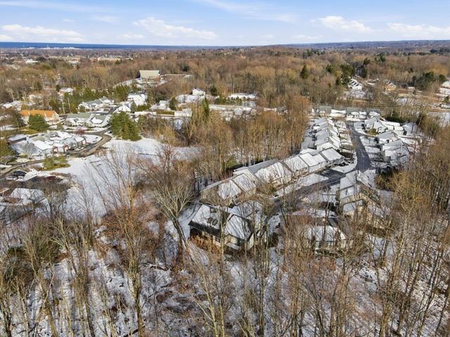 10 LONGFELLOW Drive, Erie, PA 16509