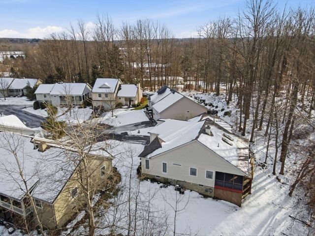 10 LONGFELLOW Drive, Erie, PA 16509