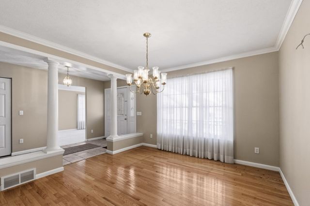 10 LONGFELLOW Drive, Erie, PA 16509