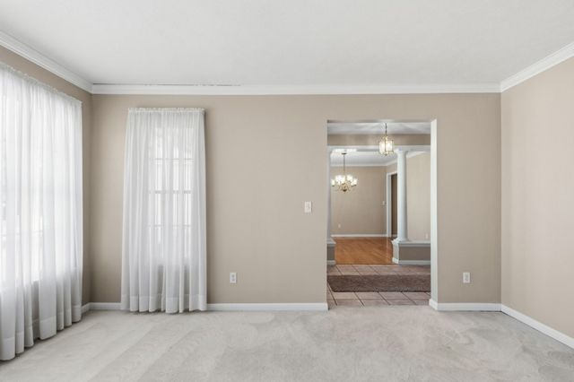 10 LONGFELLOW Drive, Erie, PA 16509