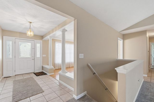 10 LONGFELLOW Drive, Erie, PA 16509