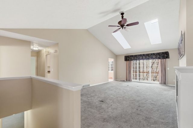 10 LONGFELLOW Drive, Erie, PA 16509