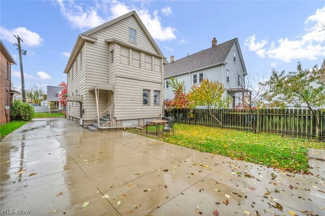 2023 Robin Street, Lakewood, OH 44107