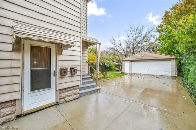 2023 Robin Street, Lakewood, OH 44107