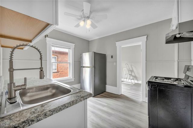 2023 Robin Street, Lakewood, OH 44107