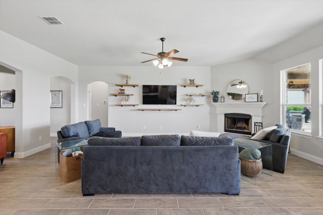 313 Prairie Dog Drive, Godley, TX 76044