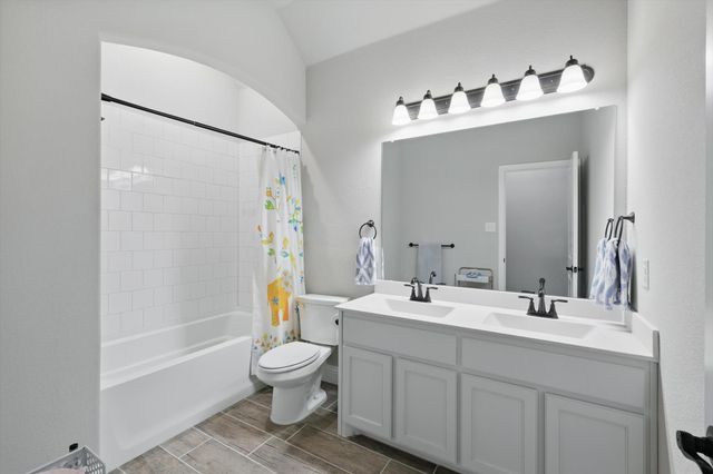 313 Prairie Dog Drive, Godley, TX 76044