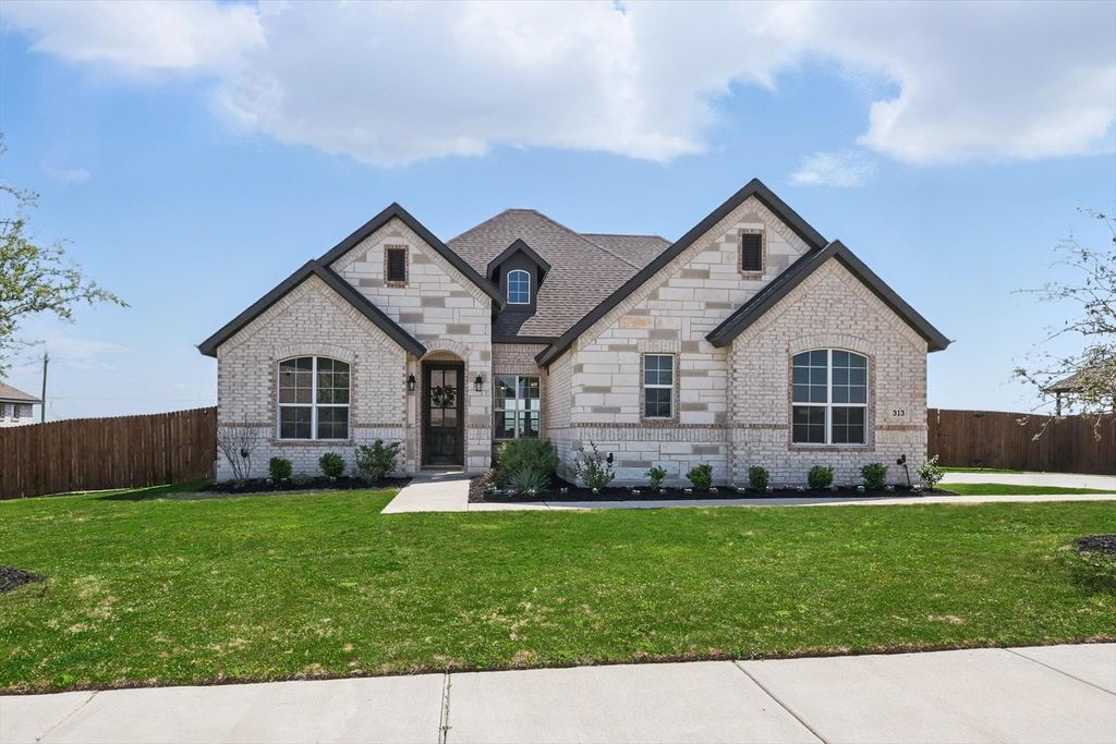 313 Prairie Dog Drive, Godley, TX 76044