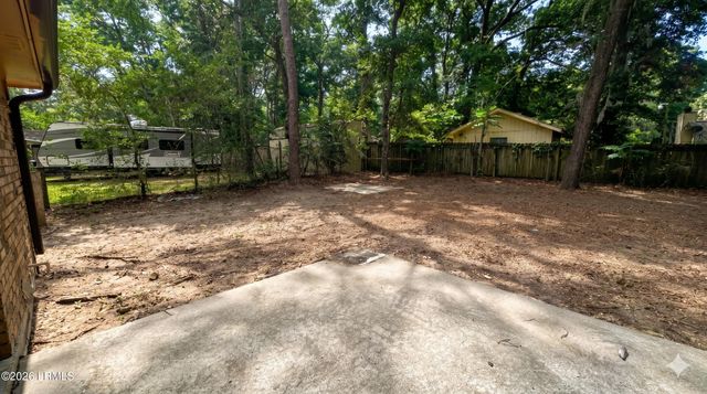 6 Oakwood Drive, Beaufort, SC 29907