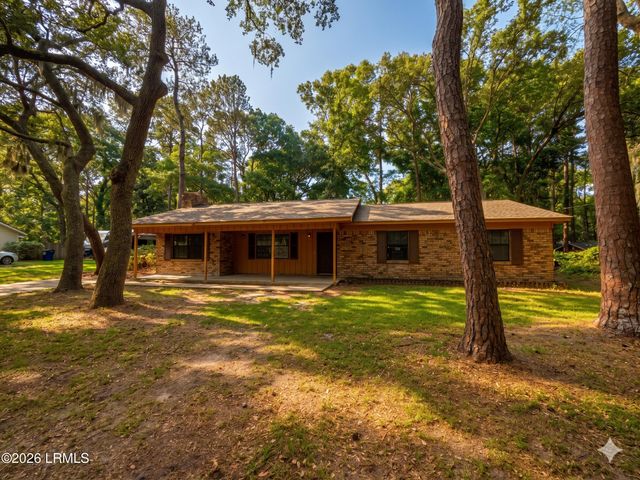 6 Oakwood Drive, Beaufort, SC 29907