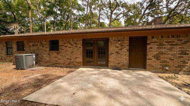 6 Oakwood Drive, Beaufort, SC 29907