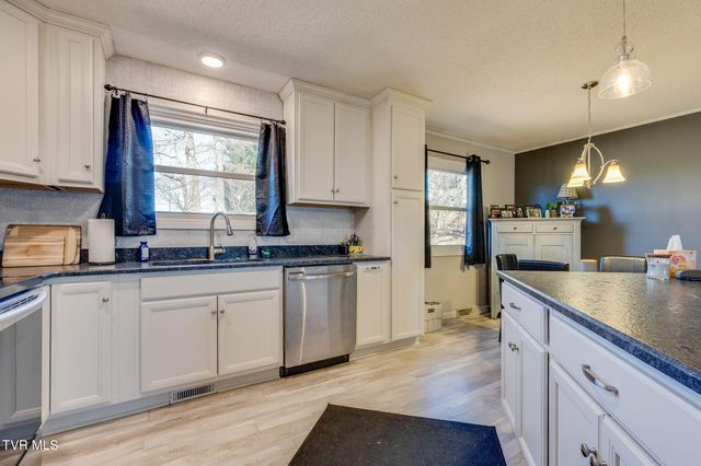 1006 Olympus Circle, Kingsport, TN 37663