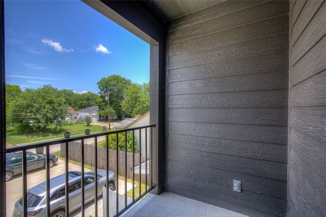 2817 Vinnie Street, Greenville, TX 75401