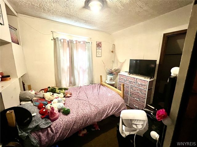1869 Weston Avenue, Niagara Falls, NY 14305